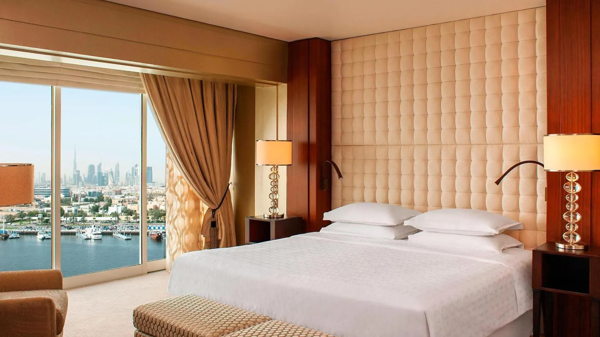 Sheraton Dubai Creek Hotel & Towers 5*,  United Arab Emirates